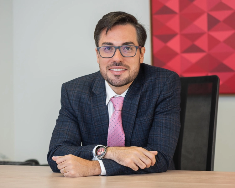 Dr. André Américo; Cirurgião Vascular; Cirurgião Endovascular; Especialista em Ecografia Vascular com Doppler; Clínica Solaris Jardim; Santo André - SP; Consulta sem pressa; Tratamento de varizes com laser; Tratamento de Linfedema e Lipedema; Tratamentos de doenças arteriais por cateterismo; Implante de cateteres para hemodiálise e quimioterapia; Tratamento de úlceras e feridas em geral; Ecografia Vascular com Doppler